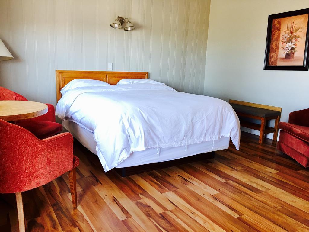 Laurie'S Inn Шетикам Экстерьер фото